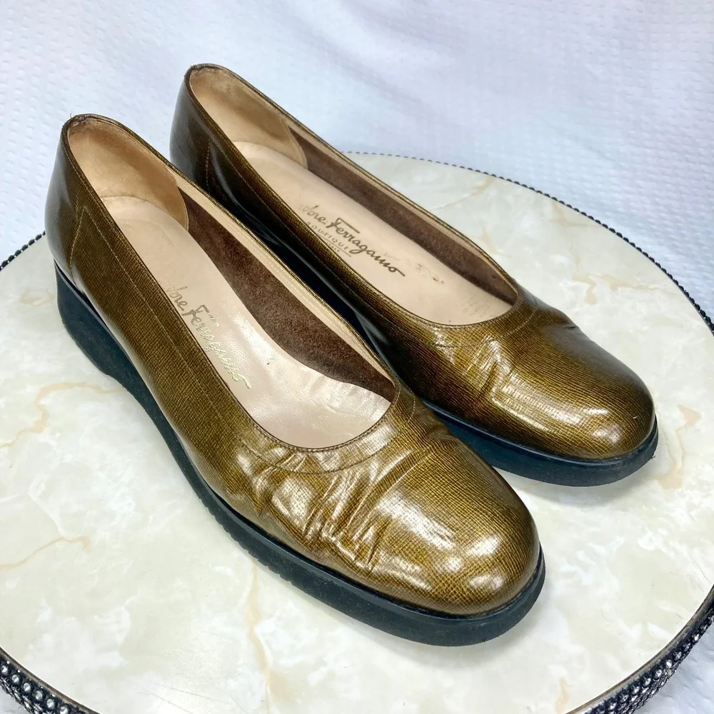 Salvatore Ferragamo Metallic Lizard Print Wedge Pumps Womens 9.5 Bronze Comfort